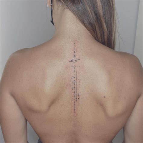 tatuajes en la columna para mujeres|Tatuajes femeninos en la columna